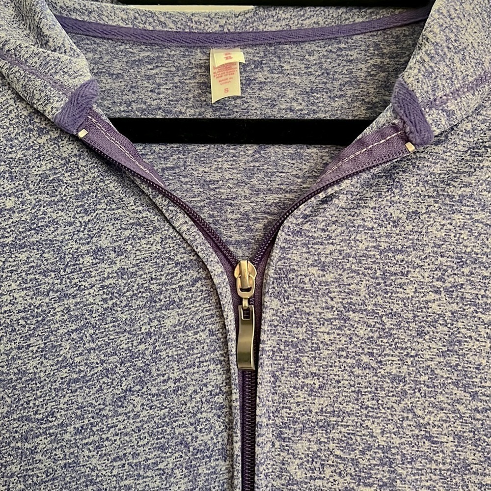 Super cute and casual soft purple zip up hoody! 🛍️🛍️ - Picture 4 of 11